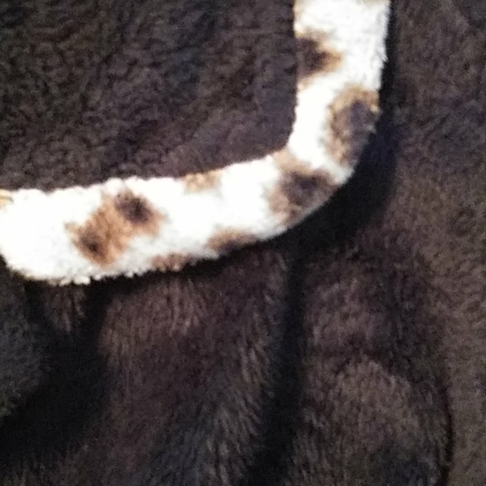 Women's Stan Herman Button Robe - Picture 4 of 5
